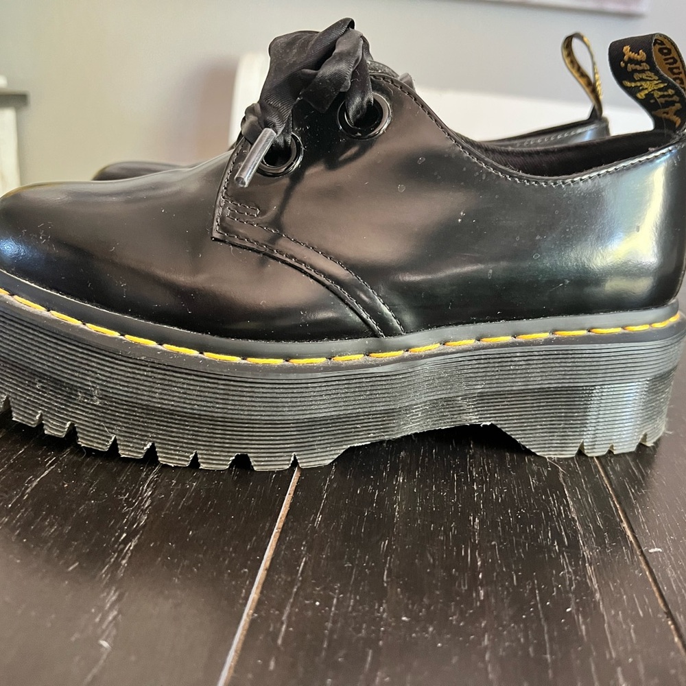 Dr. Martens Black Cap